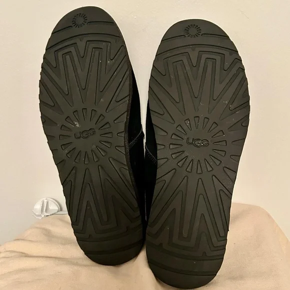 UGG Men's Cooke Black Suede Slipper/LoaferSize 11 US